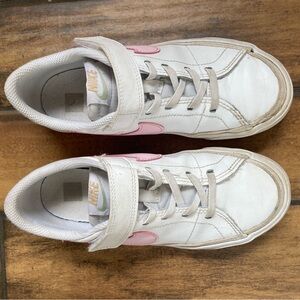 Nike Kids Sneakers in White with Pink Accents